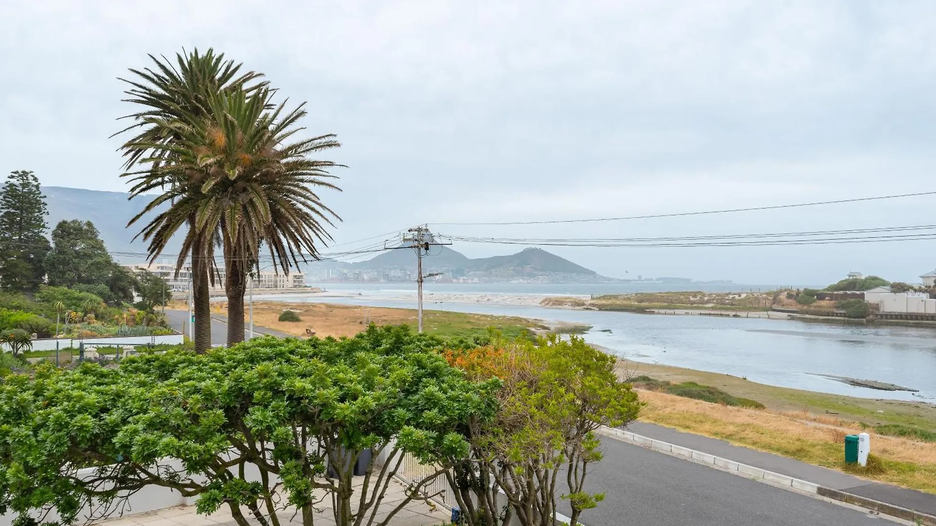 Dune Road 3 Cape Town 0*,